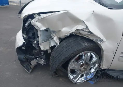 2010 Chevrolet Suburban 1500 Ltz z USA, uszkodzony, nr VIN 1GNUKKE35AR165749